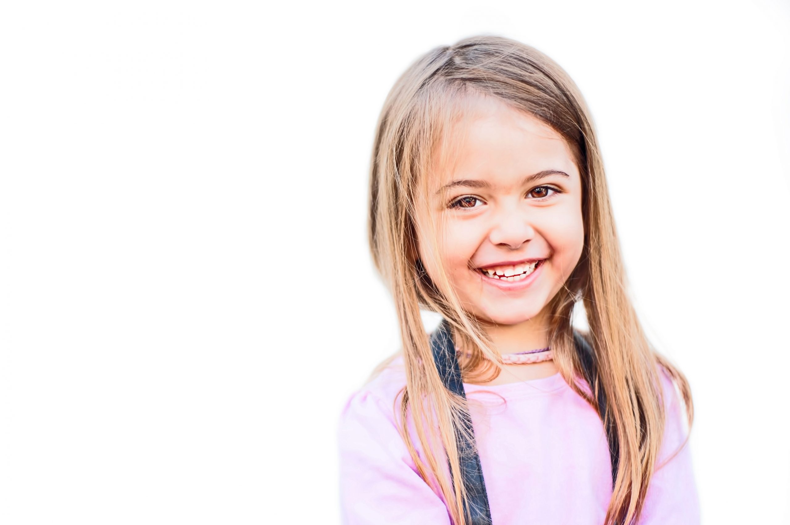Petite fille souriante